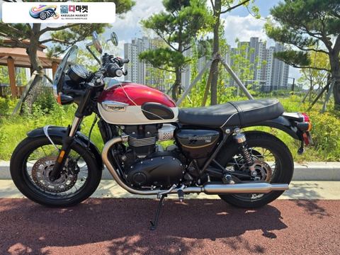 트라이엄프 본네빌 T100 2022년식 트라이엄프 T100 판매합니다.