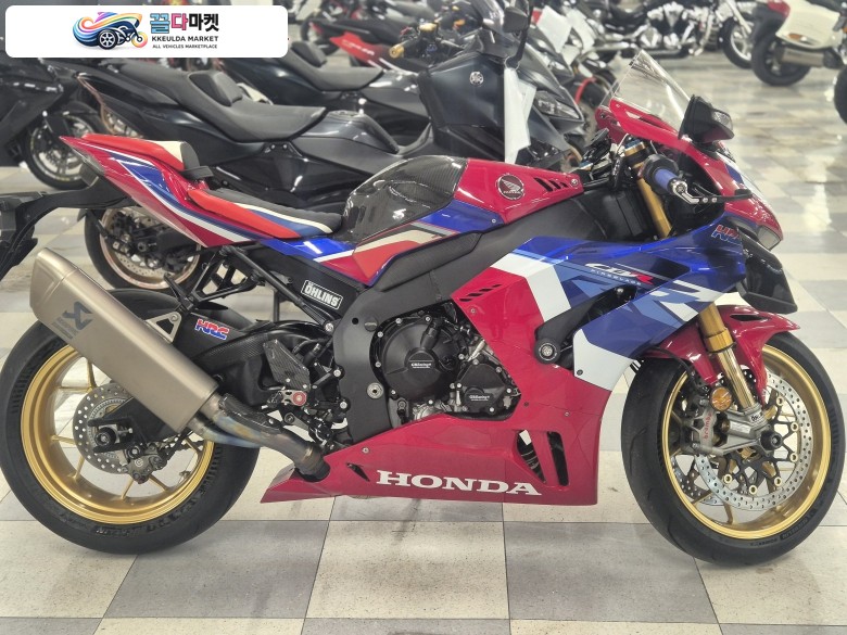 혼다 CBR 1000 RR-R 파이어블레이드 SP 2023년식 혼다 CBR1000RR-R 파이어블레이드 SP 풀배기 옵션 500 구변완료
