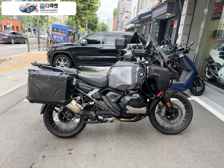 BMW R 1300 GS 어드벤쳐 2025년식 R1300GSA 트리플 블랙 판매합니다