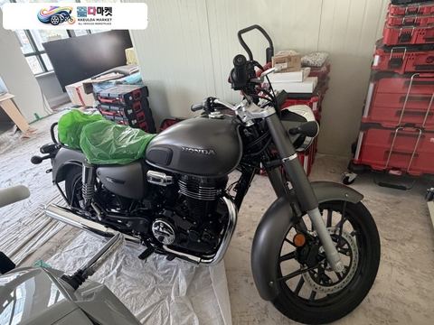 혼다 GB 350 C 2026년식 혼다코리아 GB350C 그레이 색상 신차 2026년식 최장 16개월 무이자 카드 결제 / 신한 마이카 가능