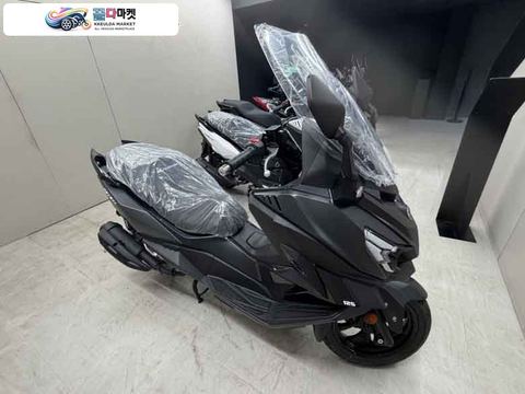 SYM 크루심 125 ABS 2027년식 SYM 코리아 27년식 크루심알파125 블랙 CRUISYM ALPHA125 2027년식 신차 판매 무이자 16개월 가능