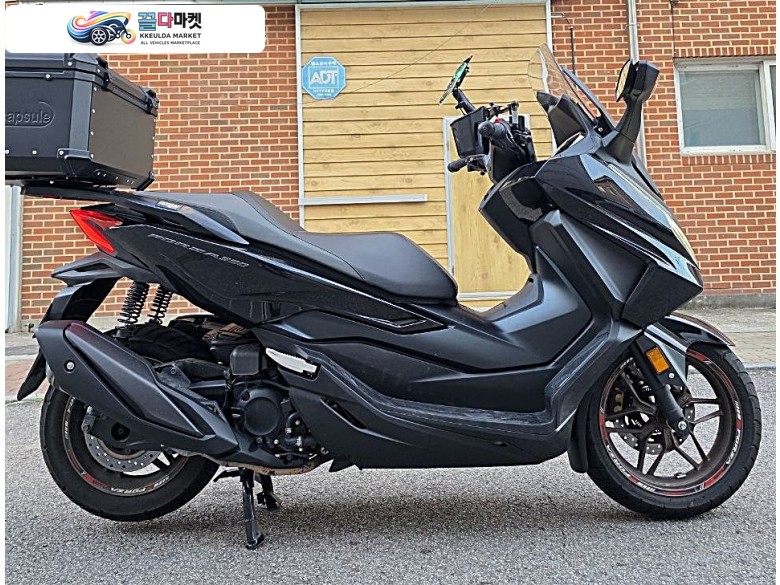 혼다 포르자 350 2025년식 포르자350 / 2025년식 / 30,706km / 셋팅완료