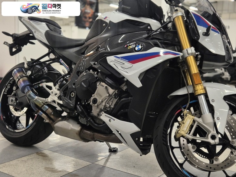 BMW S 1000 R 2019년식 GB레이싱 엔진가드 에보텍 SC프로젝트 머플러 등