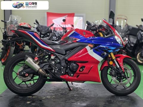야마하 YZF R3 2019년식 야마하R3 19년식 아크라포빅 구변완료,블랙박스2채널 장착 최저가판매 합니다.