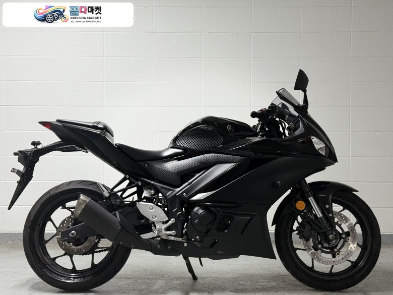 야마하 YZF R3 2023년식 야마하 R3 23년식 15,@@@km 팝니다.