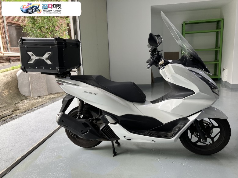 혼다 PCX 125 ABS 2022년식 혼다 PCX125 22년식 화이트컬러 배달풀셋팅