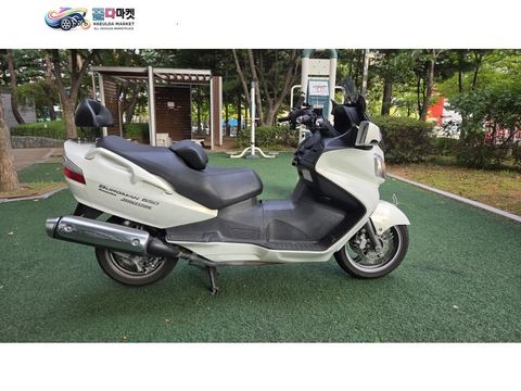 스즈끼 버그만 650 익스큐티브 2010년식 버그만650cc 무사고/정비완료/상태최상/개인매물/대형바이크교환가능