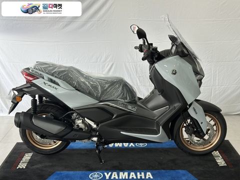 야마하 X 맥스 300 ABS 2026년식 야마하 4S 딜러 천안점 모토프로 입니다. 300cc 미들급 최고의 스쿠터 X-MAX 300 신차 판매합니다