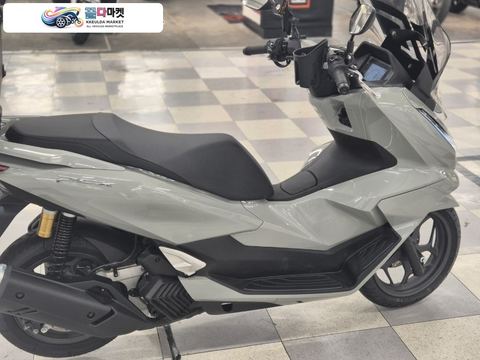 혼다 PCX 125 ABS 2026년식 26년 700km 롱롱스크린 탑박스 세팅완료 완전 신차