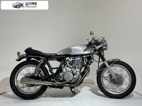 야마하 SR 400 2006년식 [바이크스테이션] 위탁판매차량 소모품다수 소장용 정서류 풀튜닝 카페레이서 슈퍼트랩머플러 빅캬브 셰퍼핸들