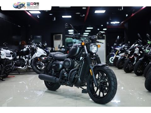 KR/S&T/효성 아퀼라 300 2023년식 무사고 관리잘된 신차급 럭셔리 크루저 중고매물 입니다.