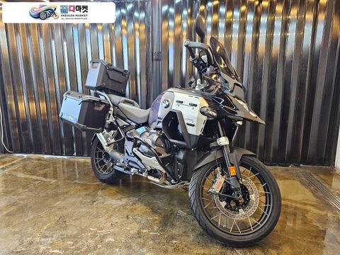 BMW R 1300 GS 어드벤쳐 2026년식 BMW R1300GS ADV 트리플블랙 2026년식 풀옵션 판매합니다.