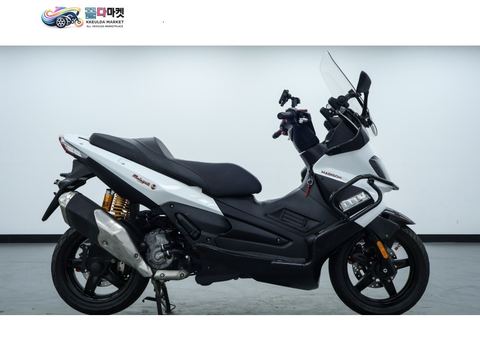 말라구티 메디슨 300 2020년식 [ 매버릭바이크 ] / 올린즈 ST 쇼바와 다양한 옵션! 메디슨300 판매합니다.