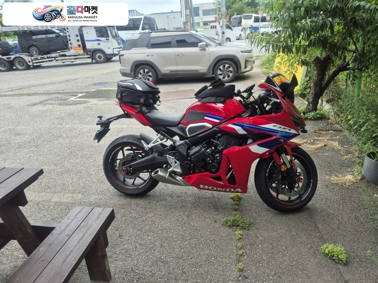 혼다 CBR 650 R E 클러치 2025년식 혼다 CBR650R E-클러치  팝니다