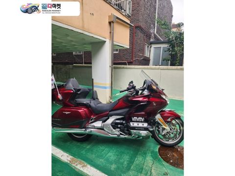 혼다 골드윙 투어 DCT 에어백 2024년식 혼다 골드윙 dct 에어백 관리상태 좋습니다.