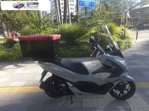혼다 PCX 125 ABS 2021년식 티바이크 2021년 최상급 컨디션 혼다 더뉴 PCX125 ABS 그레이 컬러 배달세팅 판매합니다. -카드-대차-할부-