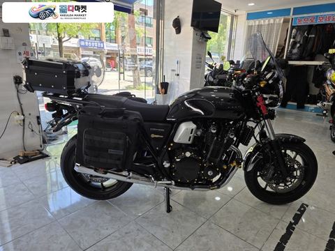 혼다 CB 1100 2019년식 혼다 / CB 1100  년식 2019 무사고 / 꿍1회 / 무슬림 ^^ 옵션 다수 장착 ^^ 상태 정말 깨끗한 바이크