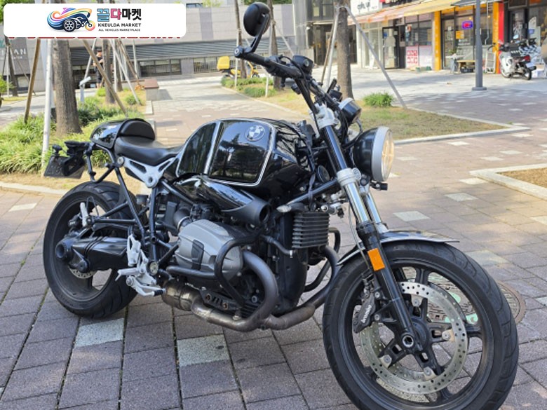 BMW R 나인 T 퓨어 2020년식 BMW 알나인티 R NINE T 20년식 유로4 올블랙 판매