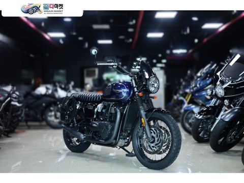 트라이엄프 본네빌 T120 2017년식 정품 유닛게러지 사이드백 장착, 무사고 관리잘된 클래식 플래그십 중고 매물입니다.