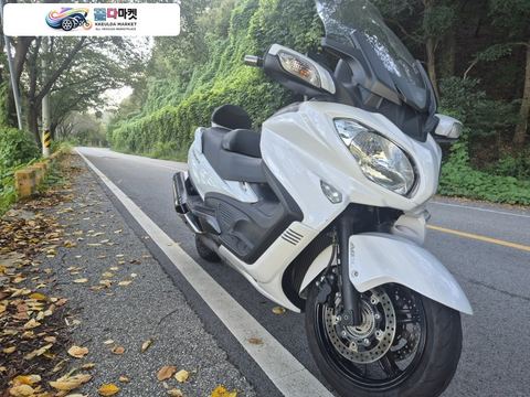 스즈끼 버그만 650 익스큐티브 2018년식 2018년식. 버그만650 양도 합니다