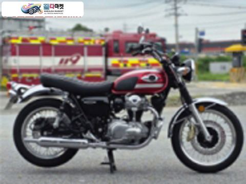 가와사키 W 800 2024년식 신차급 튜닝 W800 판매합니다
