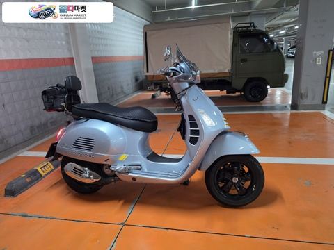 베스파 GTS 300 슈퍼테크 2022년식 베스파gts300슈퍼테크2022년