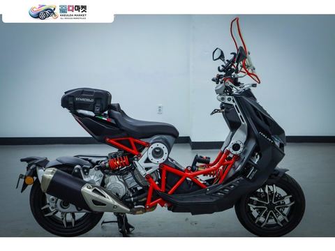 이탈젯 드랙스터 125 2022년식 이탈리안 하이엔드 스쿠터 남들과 다른 스쿠터를 원한다면.