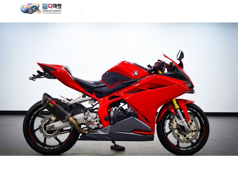 혼다 CBR 250 RR 2017년식 [ 584바이크 ] / 아크라포빅 구변완료! 백스텝부터 웨이브 디스크까지 갖춘 혼다 CBR250RR 판매합니다.