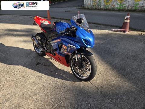 스즈끼 GSX R 1000 2015년식 리터입문용. 서킷용 최적의 바이크 팝니다.