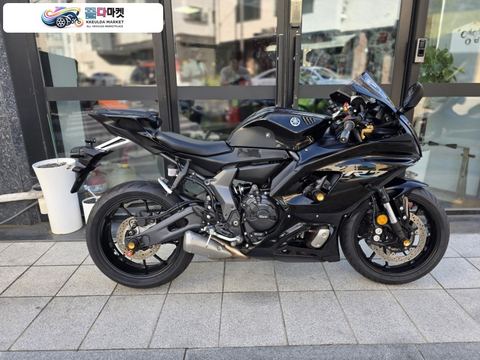 야마하 YZF R7 2022년식 AK모터스입니다. 10563KM주행차량입니다.