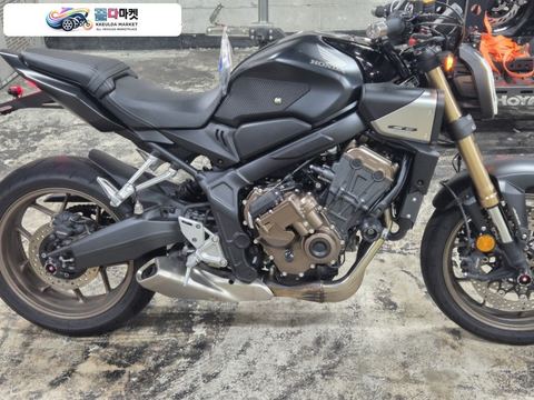 혼다 CB 650 R E 클러치 2025년식 전자제어 클러치 시스템 전후방 카플레이 순정느낌 그대로