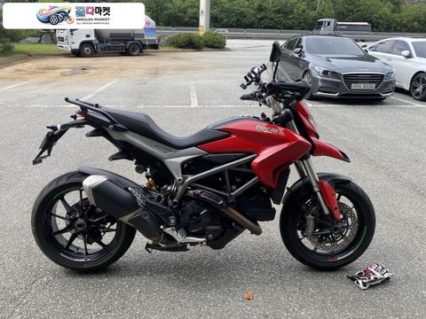 두카티 하이퍼스트라다 821 2013년식 두카티(Ducati) 하이퍼스트라다(Hyperstrada) 821 잘 관리된 차량 판매합니다.