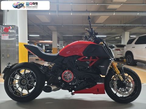 두카티 디아벨 1260 S 2019년식 두카티 디아벨1260s 레드 순정 퍼포먼스 단조휠 떼르미뇨니 구변