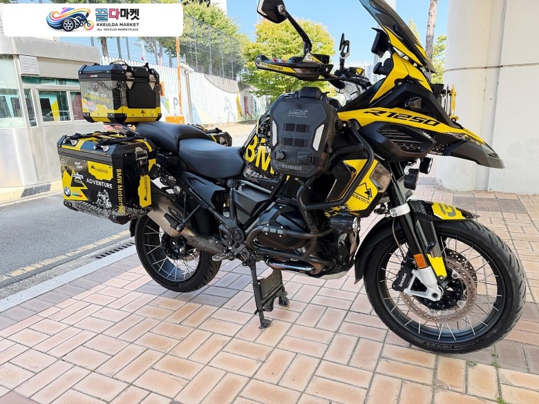 BMW R 1250 GS 어드벤처 2022년식 BMW R1250gs 어드벤처 2022년 풀옵션 판매합니다.