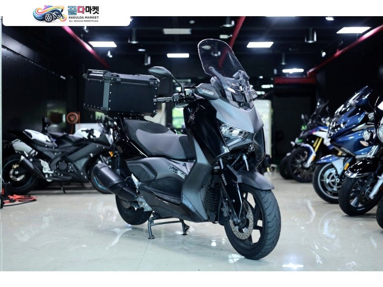 야마하 X 맥스 300 ABS 2025년식 정품 스마트카로 2채널 블랙박스 장착된 무사고 관리잘된 깔끔한 차량입니다.