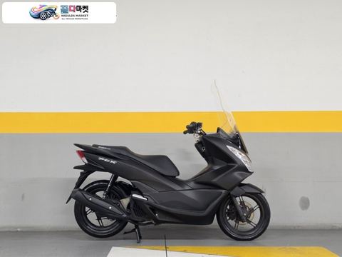 혼다 PCX 125 FI 2015년식 15년식 혼다 PCX125 맷블랙 S+급상태 최상급컨디션 판해요~~
