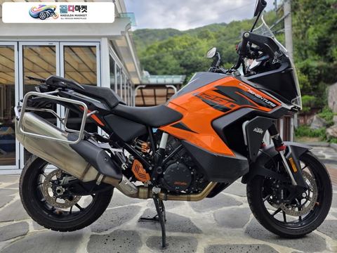KTM 1290 슈퍼 어드벤쳐 S 2021년식 신차급 컨디션 꿀매로 급매합니다.