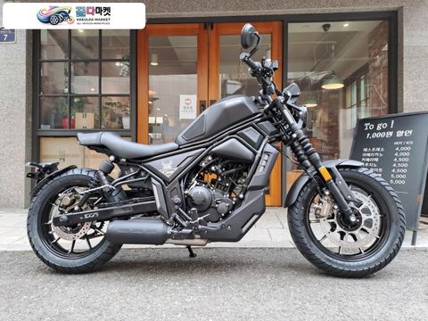 존테스 125 C 2027년식 존테스 종로 협력점 ^ 정품 사이드가방 무상장착 ^ 카드 최장 24개월 무이자 할부 가능 ^ 대차가능 중고매입