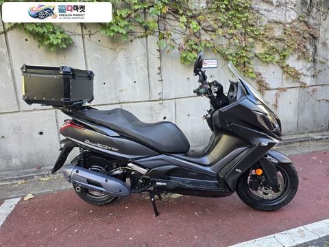 킴코 다운타운 ST 125 i ABS 2020년식 킴코 다운타운 ST 125  ABS 키로수 적게 탄것