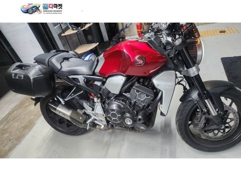혼다 CB 1000 R 2019년식 혼다 대표 네이키드 cb1000r~~~2019년식 아크라포빅 머플러