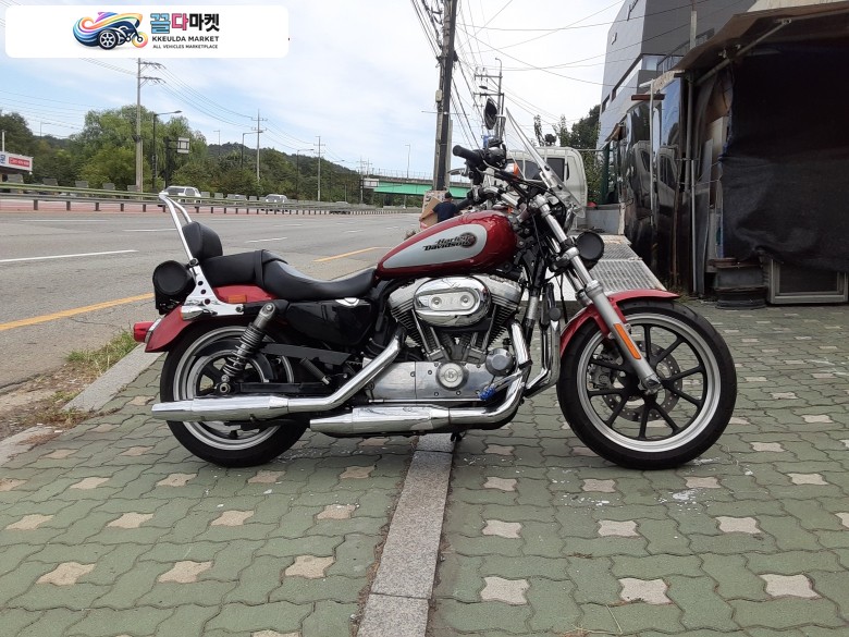 할리데이비슨 883 슈퍼로우 2019년식 여기 빛나는 할리 팔아봅니다~~대차가능