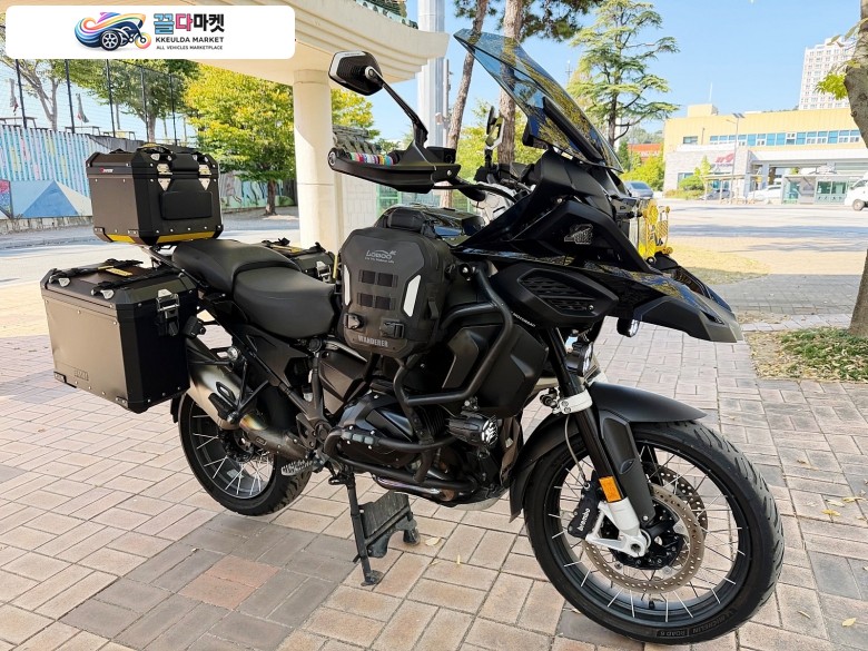 BMW R 1250 GS 어드벤처 2022년식 BMW R1250gs 어드벤처 2022년 트리플블랙 풀옵션 판매합니다.