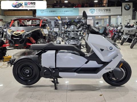 BMW CE 04 2024년식 열선시트 들어간 화이트 모델