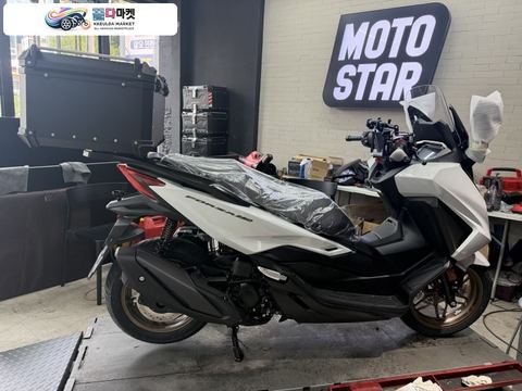 혼다 포르자 350 2026년식 혼다코리아 2026년식 포르자350 화이트 FORZA350 신차 블랙박스 및 옵션 장착 / 최장 16개월 무이자 카드 결제 신한 마이카 가능