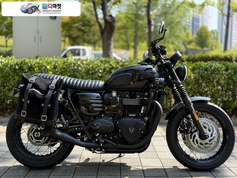 트라이엄프 본네빌 T120 블랙 2025년식 풀튜닝 T120블랙 짧은키로수 꿀매물 당일 출고 추천 이전처리가능
