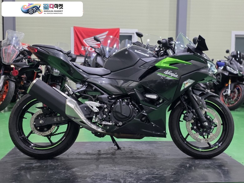 가와사키 닌자 500 R 2025년식 신차보증) 가와사키 닌자500 25년식 6천km 깔끔한셋팅 최저가 판매합니다.