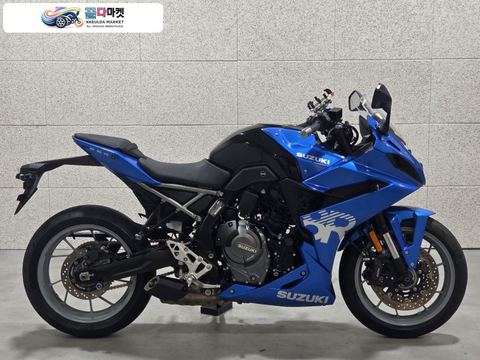 스즈끼 GSX 8 R 2024년식 24년식 스즈끼 8R 신차급/3330km 차량 판매 / 대차