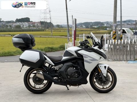 CF모토 650 GT 2023년식 CFMOTO 650GT 23년식 1.7만KM 삼박스 차량 판매합니다