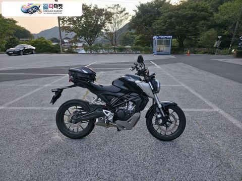 혼다 CB 125 R 2018년식 CB125R 18년식 3.3만키로 판매합니다