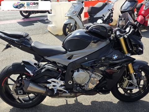 BMW S 1000 R 2015년식 비엠 판매해요 바이크는 평택에 있어요